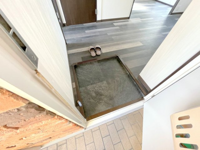 【玄関】 | 新栄プロパティー島泉Ⅱ