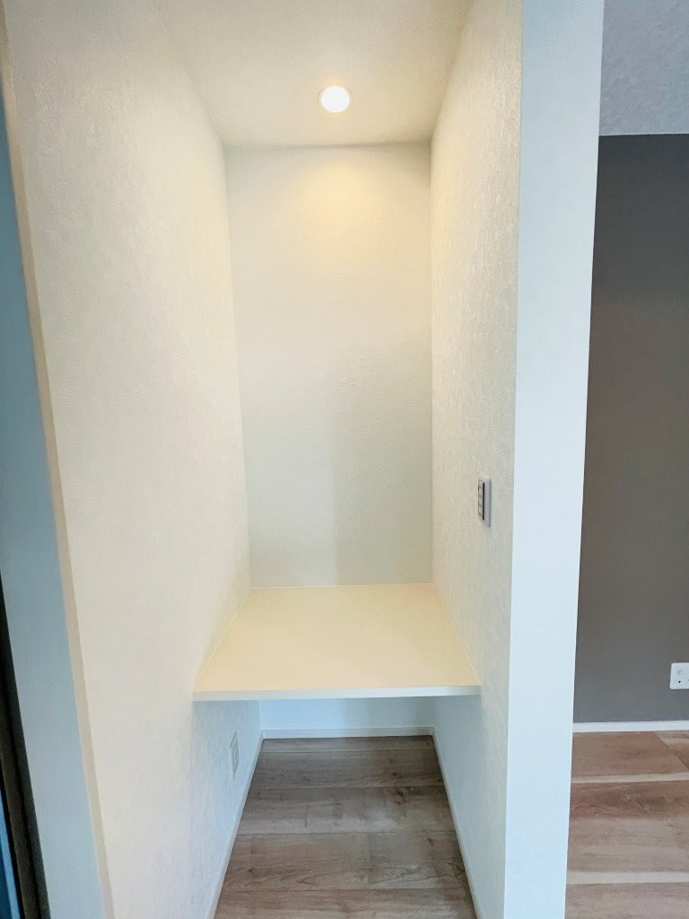 豊田市秋葉町第1　新築分譲住宅　全2棟　2号棟の居間・リビング|リビングにあるカウンター。ちょっとPC作業をする場所に最適♪食卓が散らかりません♪