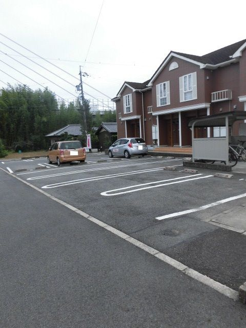 ビオトープの駐車場