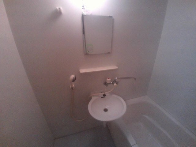 グローリー1番館の洗面所