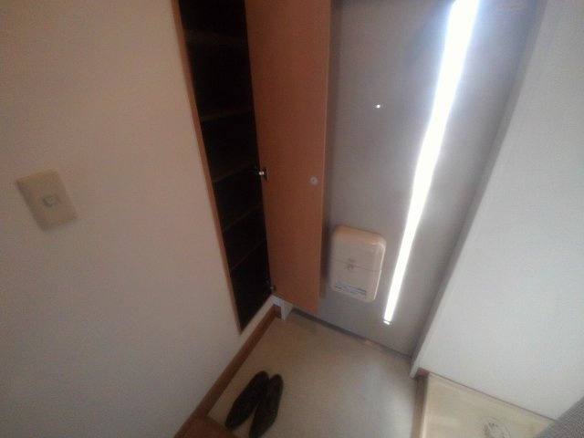 グローリー1番館の玄関