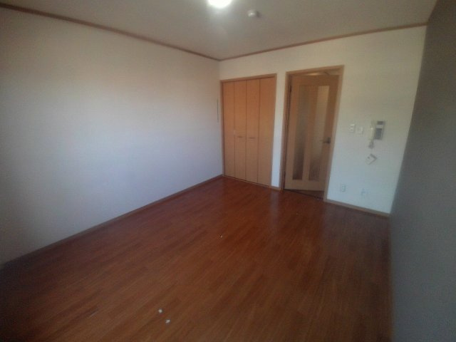 グローリー1番館の洋室