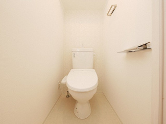 【トイレ】 | エスリード弁天町クレール | 落ち着いた色調のトイレです