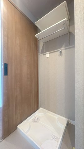 【ランドリースペース】 | コアマンションルネス空港東☆仲介手数料無料☆ | 脱衣所にある収納が、十分だなって思える物件は少ないけど、これならバスタオルたくさん置いても大丈夫♪