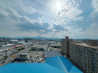 【展望】 | コアマンションルネス空港東☆仲介手数料無料☆ | なかなかいい眺めですね。目の前に高いビルは嫌だけど、あれくらい離れて見えるビルやマンションは、構造を美しく思うし、夜はまた別の良さを見せてくれます♪