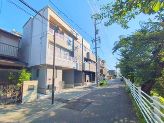 【前面道路含む現地写真】