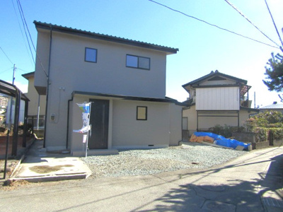 【駐車場】 | 【再生住宅】甲府市飯田5丁目 | 駐車スペースもあります