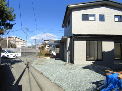 【前面道路含む現地写真】 | 【再生住宅】甲府市飯田5丁目 | 前面道路含む現地写真です