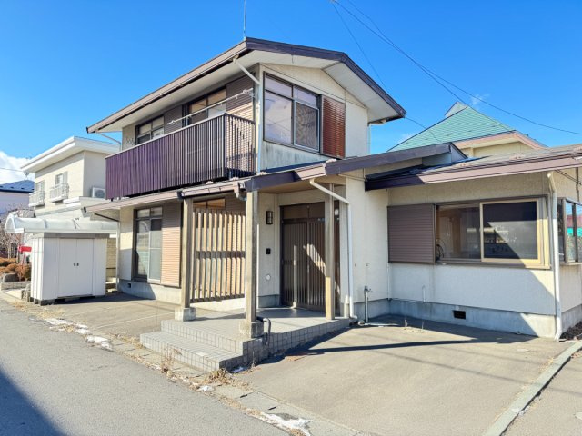 八戸市石堂3丁目の駐車場