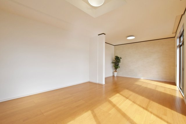 西宮市苦楽園四番町中古戸建│4LDKの洋室|洋室（6帖）