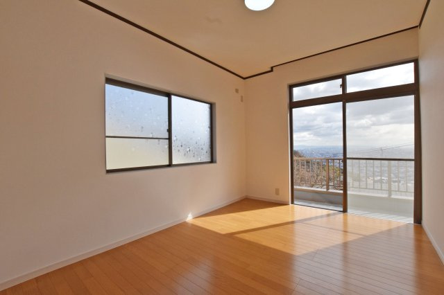 西宮市苦楽園四番町中古戸建│4LDKの洋室|洋室（6帖）