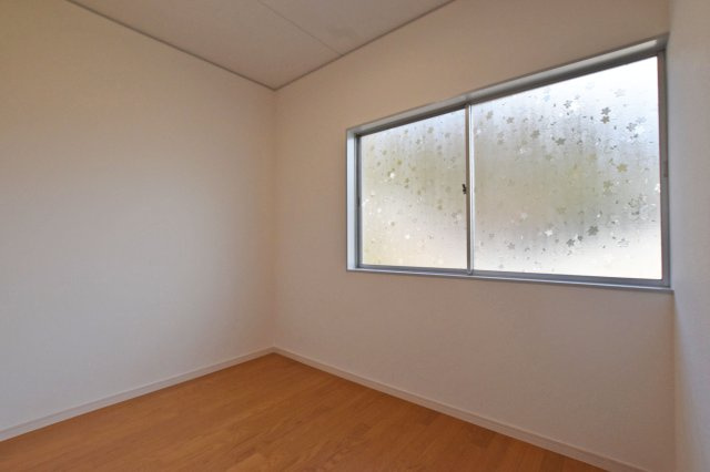 西宮市苦楽園四番町中古戸建│4LDKの収納|2階のウォークインクローゼットになります。