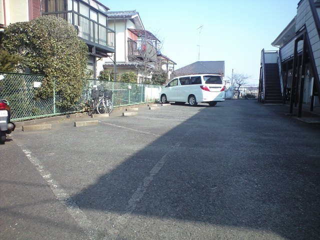 ハイムみたけの駐車場|敷地内駐車場