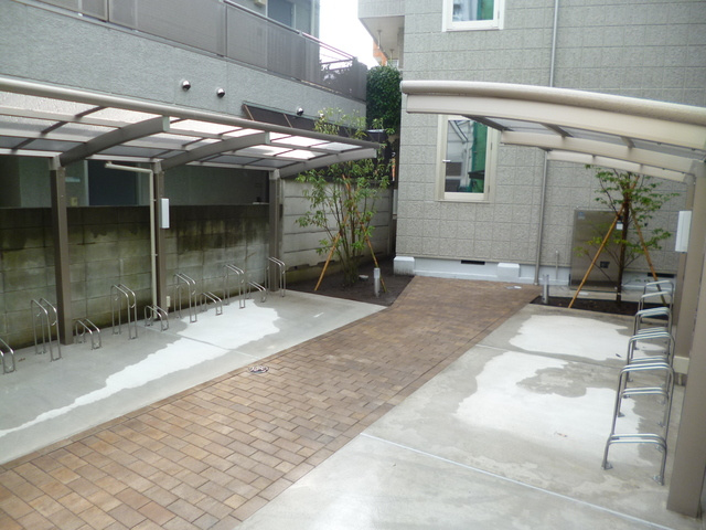 グランディールのその他共用部分|屋根付きの駐輪場