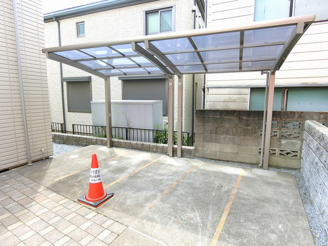 グランディールのその他共用部分|★敷地内バイク駐輪場★※空き要確認