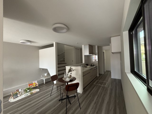 【居間・リビング】の画像