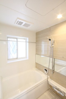 【浴室】 | 早稲田中古戸建 | 落ち着いた空間のお風呂です