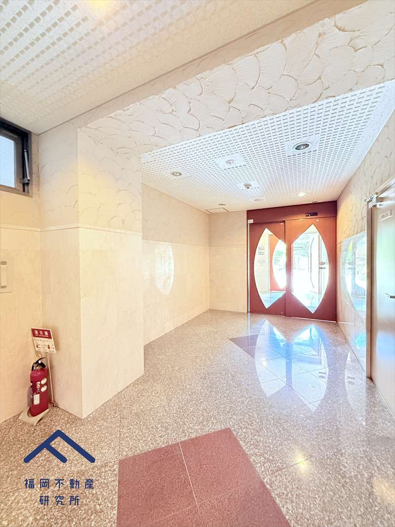 グランフォーレ西新のエントランス