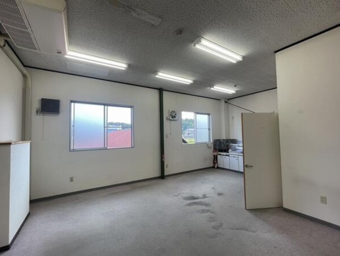 所沢市糀谷の倉庫の内装