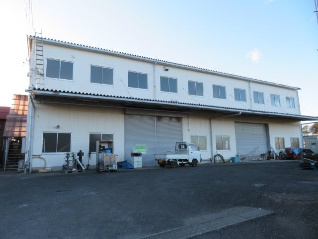 所沢市糀谷の倉庫の外観