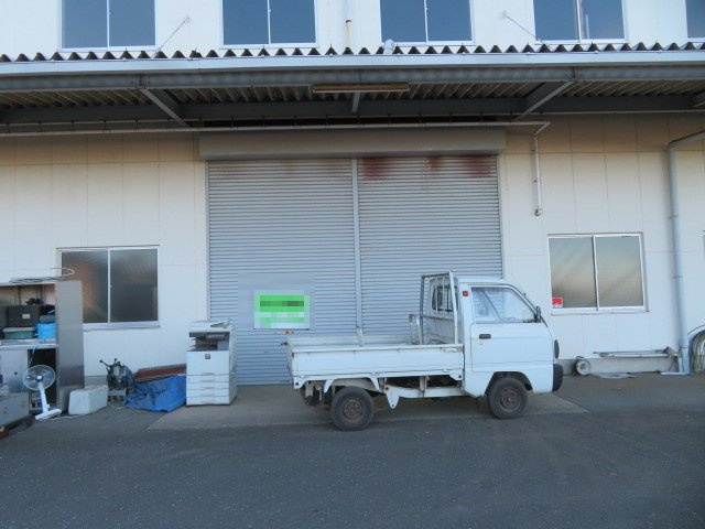 所沢市糀谷の倉庫の外観