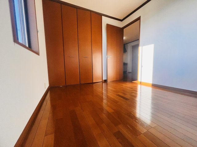 レトアファインの洋室|リビング奥の洋室です。