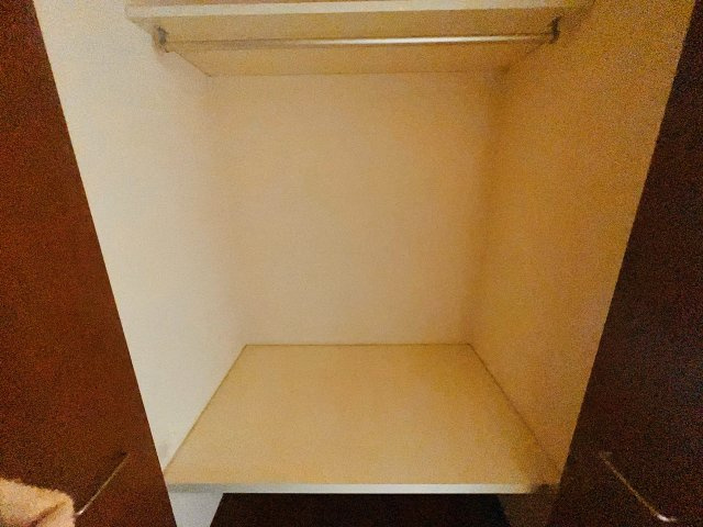 レトアファインの収納|玄関入って右にある収納です。