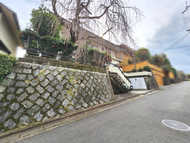 向日市物集女町北ノ口の前面道路含む現地写真|閑静な住宅地です。