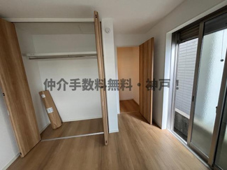 【洋室】 | 神戸市須磨区村雨町6丁目　新築戸建　仲介手数料無料！ | 広々とした洋室です