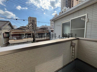 【バルコニー】 | 神戸市須磨区村雨町6丁目　新築戸建　仲介手数料無料！ | 広々としたバルコニーです