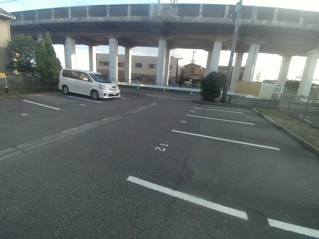 メルベーユ神戸の駐車場