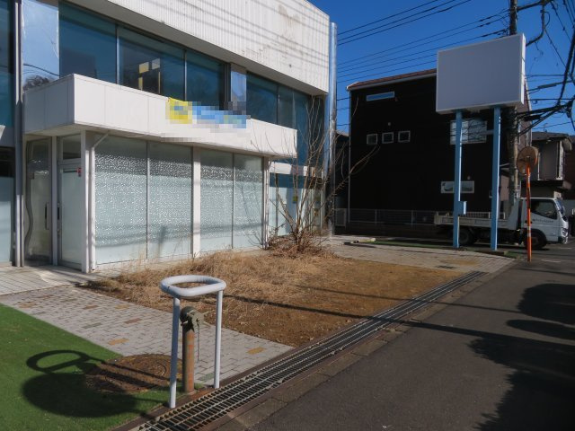 狭山市富士見２丁目の店舗事務所の駐車場