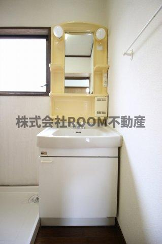 クラーロの独立洗面台|朝の身支度には欠かせない独立洗面化粧台