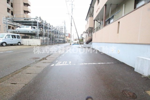 クラーロの駐車場|車をお持ちの方に嬉しい駐車場付きの物件です