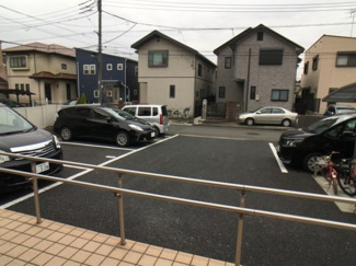 【駐車場】