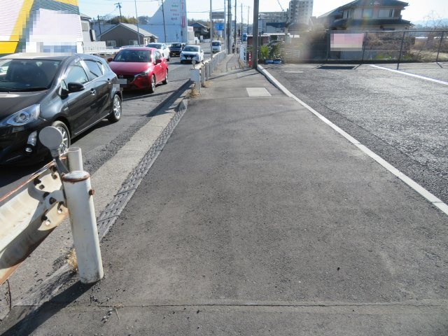 狭山市入間川３丁目の倉庫の駐車場