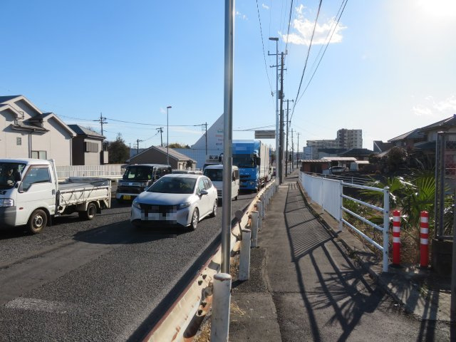 狭山市入間川３丁目の倉庫の周辺