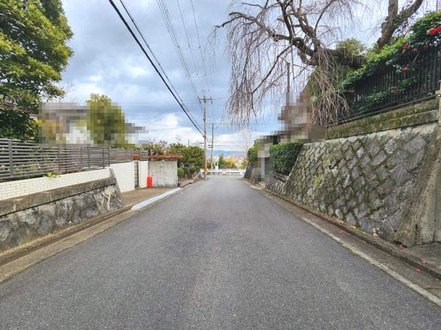 向日市物集女町北ノ口の前面道路含む現地写真|前道：幅員約6.2ｍで駐車も楽々！