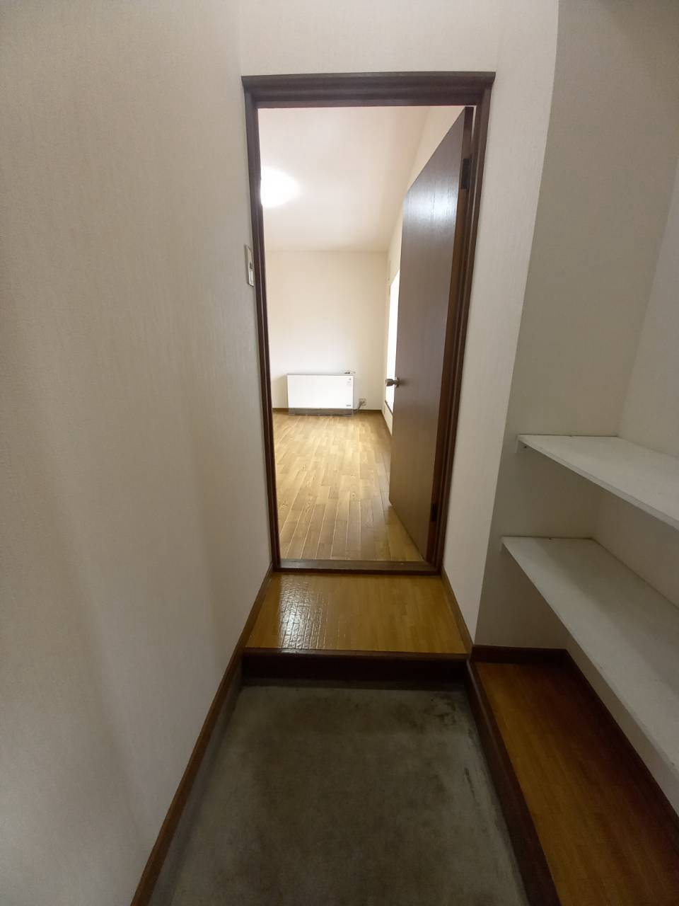 メゾンセルダムの玄関