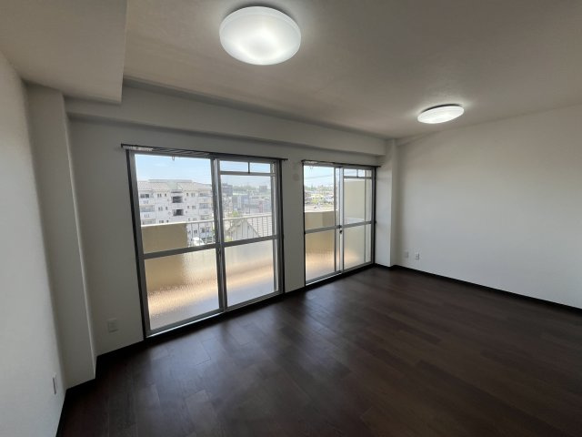 コスモハイツの居間・リビング