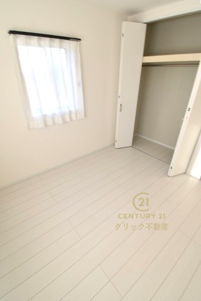 クレアスタウン  水戸市東野町　16の洋室|採光バッチリ・通風良好です。
たっぷり差し込む陽光がお部屋を明るく照らします！