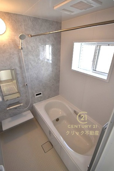 クレアスタウン  水戸市東野町　16の浴室|ゆったりした1坪タイプシステムバスです。追い焚き機能付きで生活時間の違うご家族にもとても便利です！