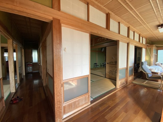 串間市寺里1丁目中古住宅の内装