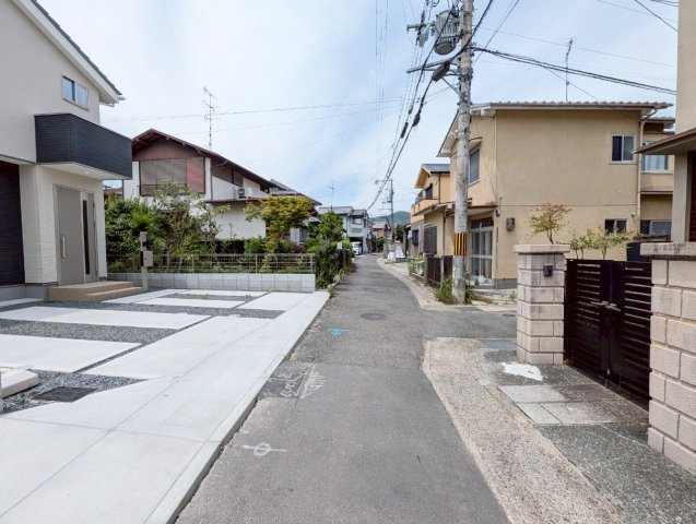嵯峨大覚寺門前宮ノ下町１期１号地の前面道路含む現地写真|前道幅員約４ｍ