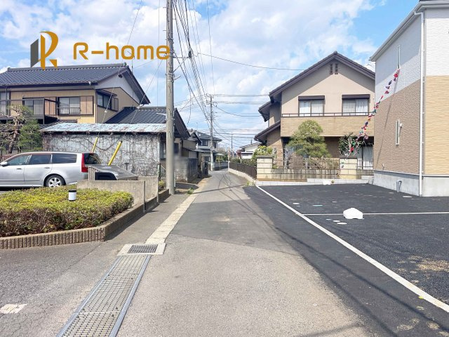 土浦市中高津第9　新築戸建て　1号棟の前面道路含む現地写真|堂々！建物完成♪実際のお部屋をご見学可能です♪
ご見学が一番の資料！お気軽にお問い合わせ下さい♪