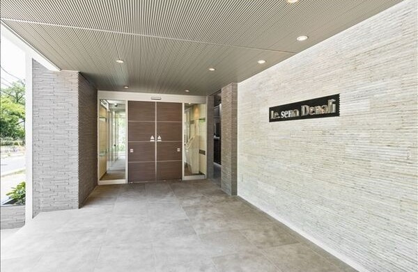 レセナデナリのエントランス