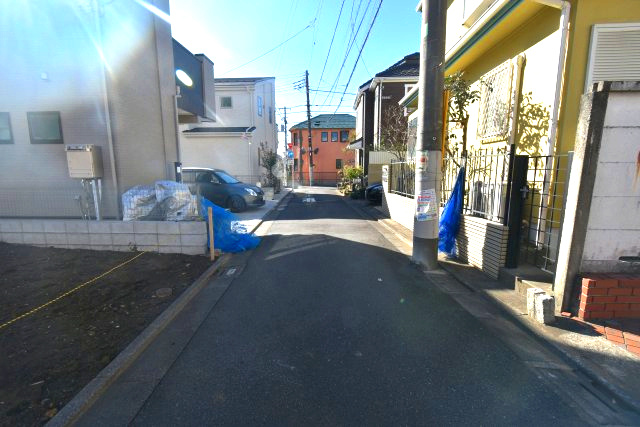 立野町1・新築戸建の前面道路含む現地写真