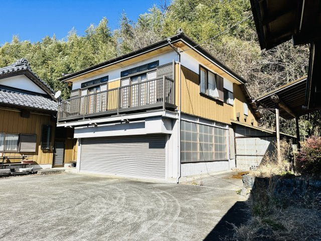 足柄上郡中井町井ノ口　敷地広々和風建築の外観