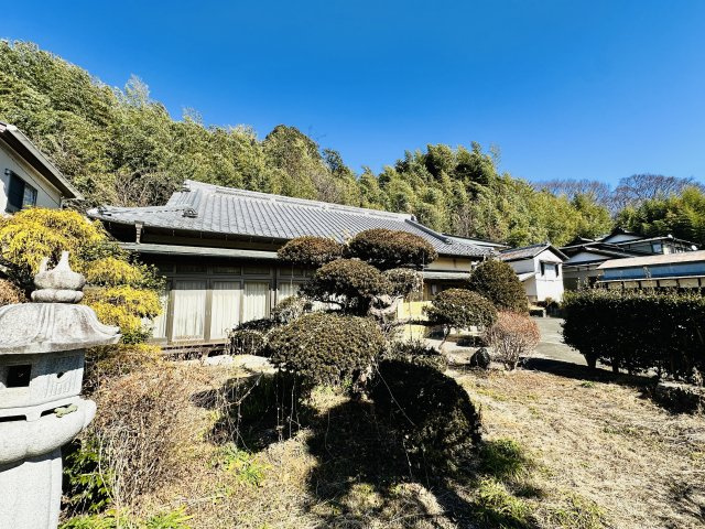 足柄上郡中井町井ノ口　敷地広々和風建築の外観