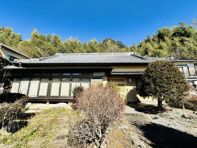 足柄上郡中井町井ノ口　敷地広々和風建築の外観